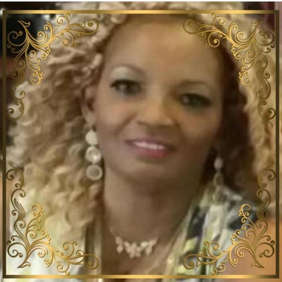 Meet your Posher, Roxanne - Picture 1 of 1